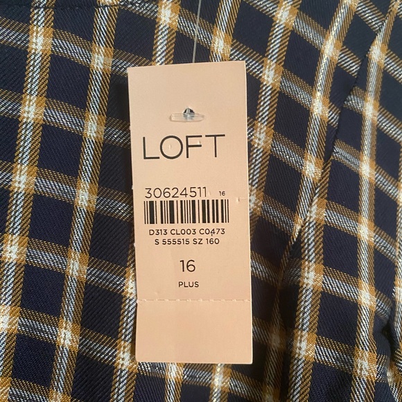 NWT Loft PLUS Shimmer Plaid Pleated Blouse Forever Navy Gold 16 - Picture 5 of 7